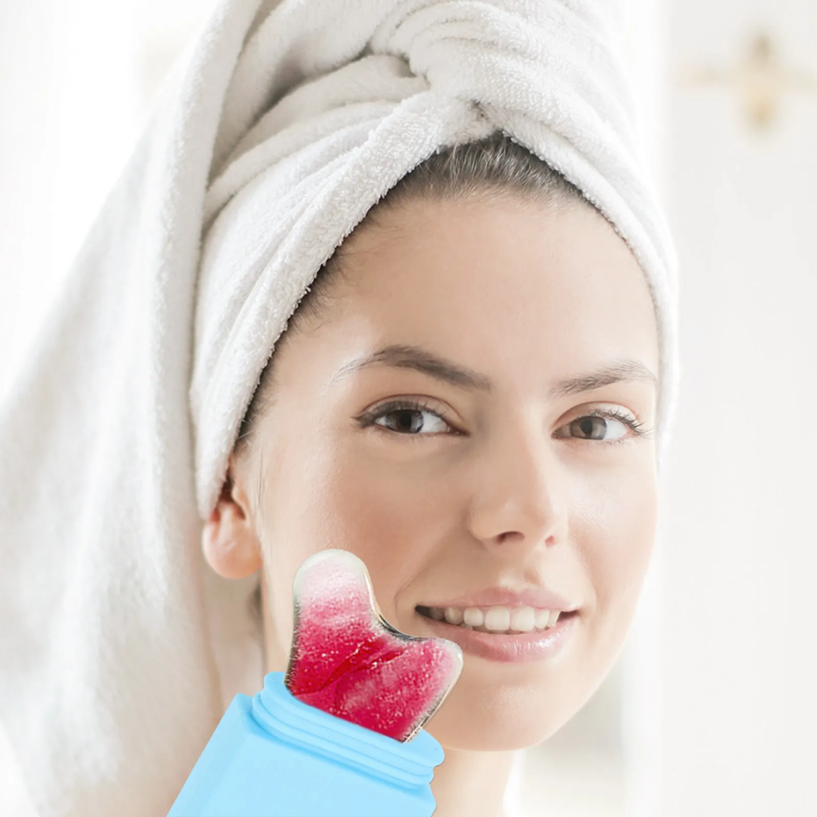 

Silicone for Face Skin Massage Ice Face Roller to Reduce Swelling Enlarged Pores Loose Skin Facial Icing Beauty Tool