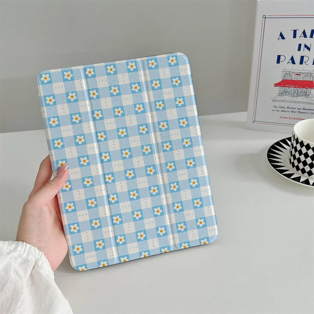 

Interesting and Cute Checkered Flowers Suitable for Apple iPad Pro 2024 11 inch 2025 Air 5/4 10.9 iPad 10 9.7 10.2/10.5 Mini 6/5