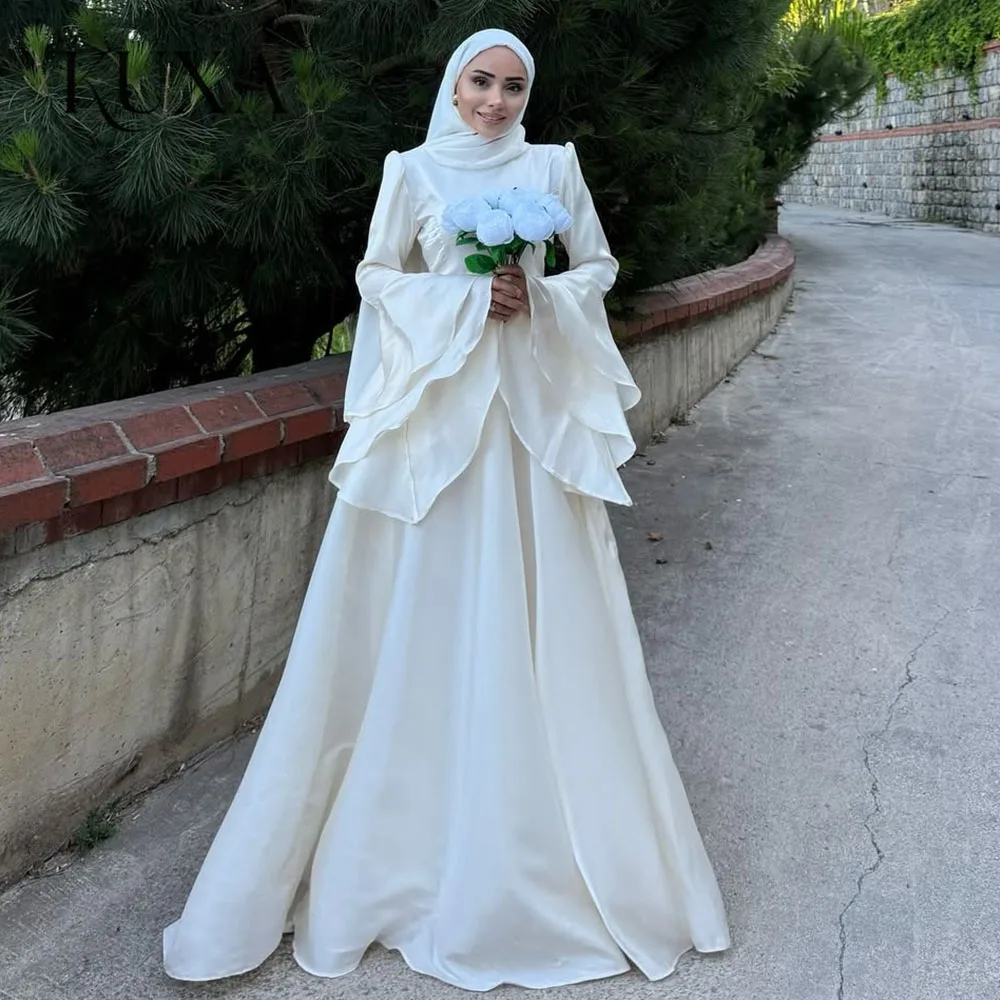 KUXA Muslimische A-Linie, elegante weiße Brautkleider, Satin, Stehkragen, Glockenärmel, Saudi-Damen, individuelle Brautkleider 2026