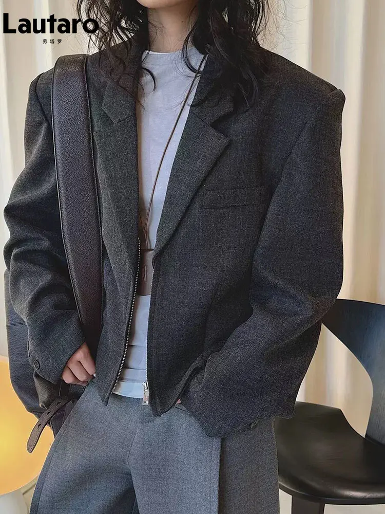 Lautaro Spring Autumn Short Dark Grey Blazer for Woman Zipper Shoulder Pads Luxury Designer High Quality Clothing 2026