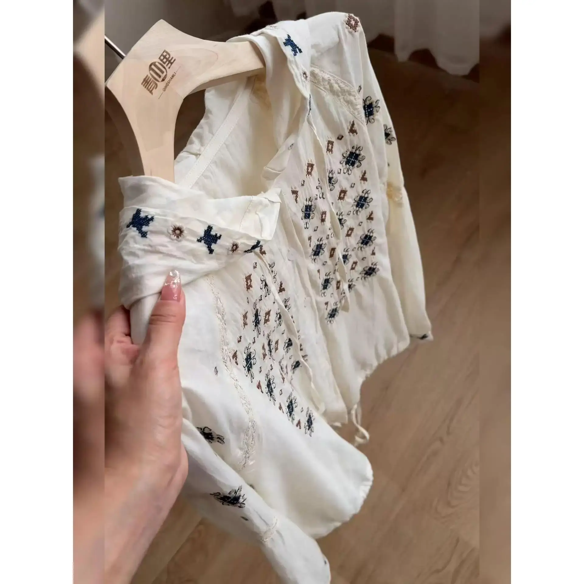 

Stunning Ethnic Embroidered Hooded Shirt Women's Thin Cotton Linen Spring New Style Unique Temperament Long Sleeve Top