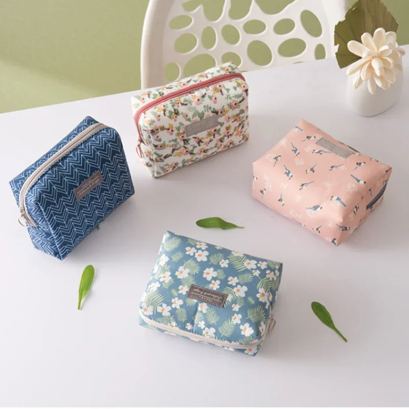 1pc Fashion Cosmetic Storage Bag Girl Make-up Bag Mobile Phone Bag Simple Portable Travel Toiletries Organizer Bathroom Wash Bag