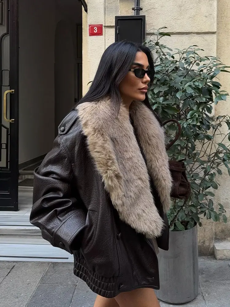 HH سترات نسائية عصرية عتيقة بياقة من الفرو الصناعي وأكمام طويلة سترة من الجلد الصناعي لخريف وشتاء 2025 ملابس خارجية للسيدات في الشارع العالي