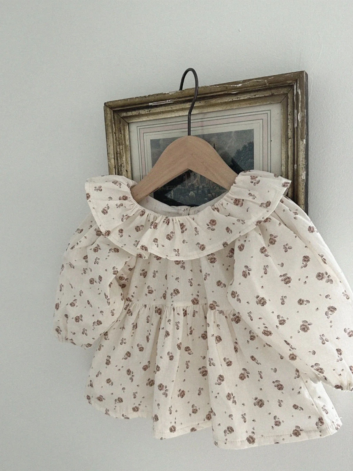 

2024 Autumn New Cute Baby Girl Ruffle Collar Floral Shirts Simple Versatile Infant Toddler Long Sleeve Shirts Baby Girl Clothes