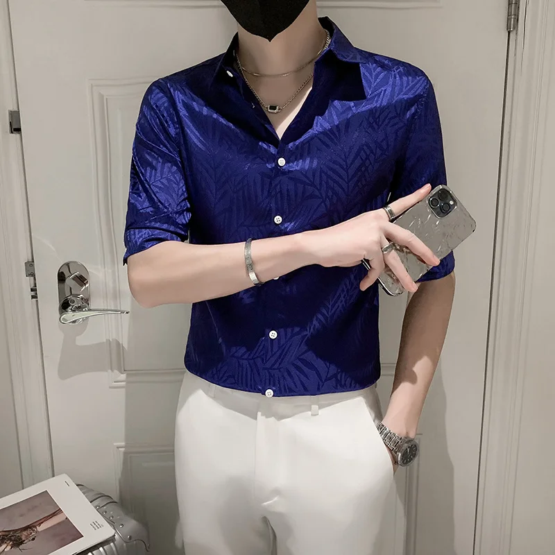 

2026 New Spring Men's Lightweight Half Sleeve Shirt Trendy Streetwear Edgy Niche Design Fashion Top for Stylish Daily Wear