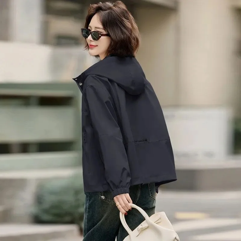 

2025 Spring Autumn New Coat Ladies This Year's Popular Windbreaker Jacket Women Short Loose Hooded Overwear Joker Little Outcoat