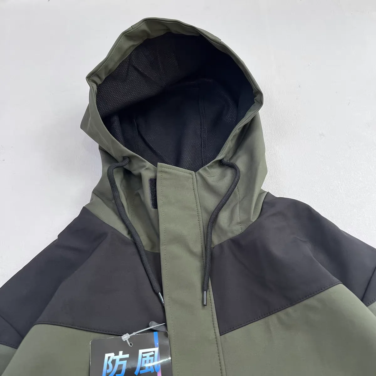 

Водонепроницаемая ветрозащитная уличная куртка для активного отдыха, весна-осень, с капюшоном, рабочая одежда для альпинизма, приталенный крой, на молнии