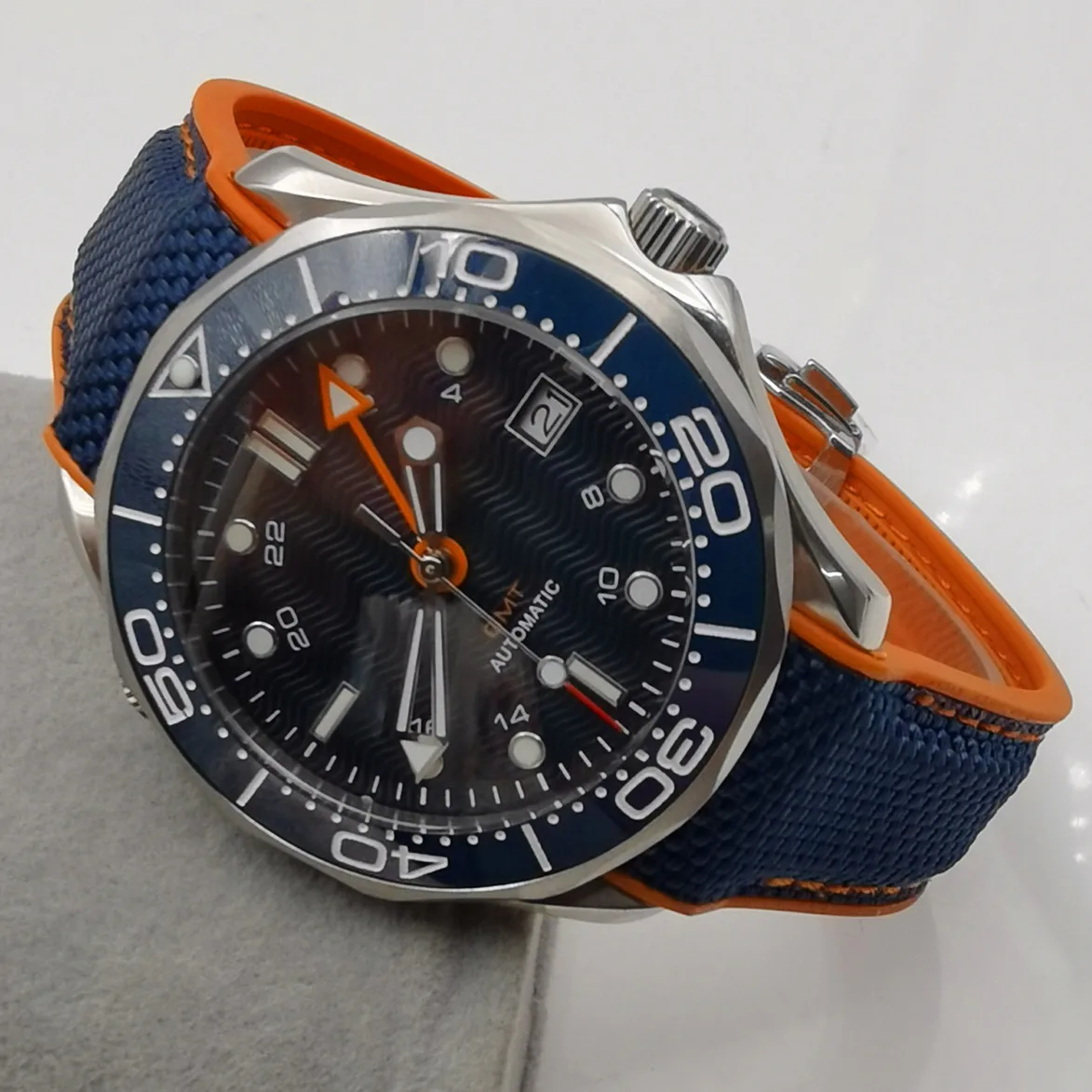 The New Gmt Dual Time Zone Displays Waterproof Stainless Steel Watch Japan Nh34 Nh34a Greenwich Automatic Movement