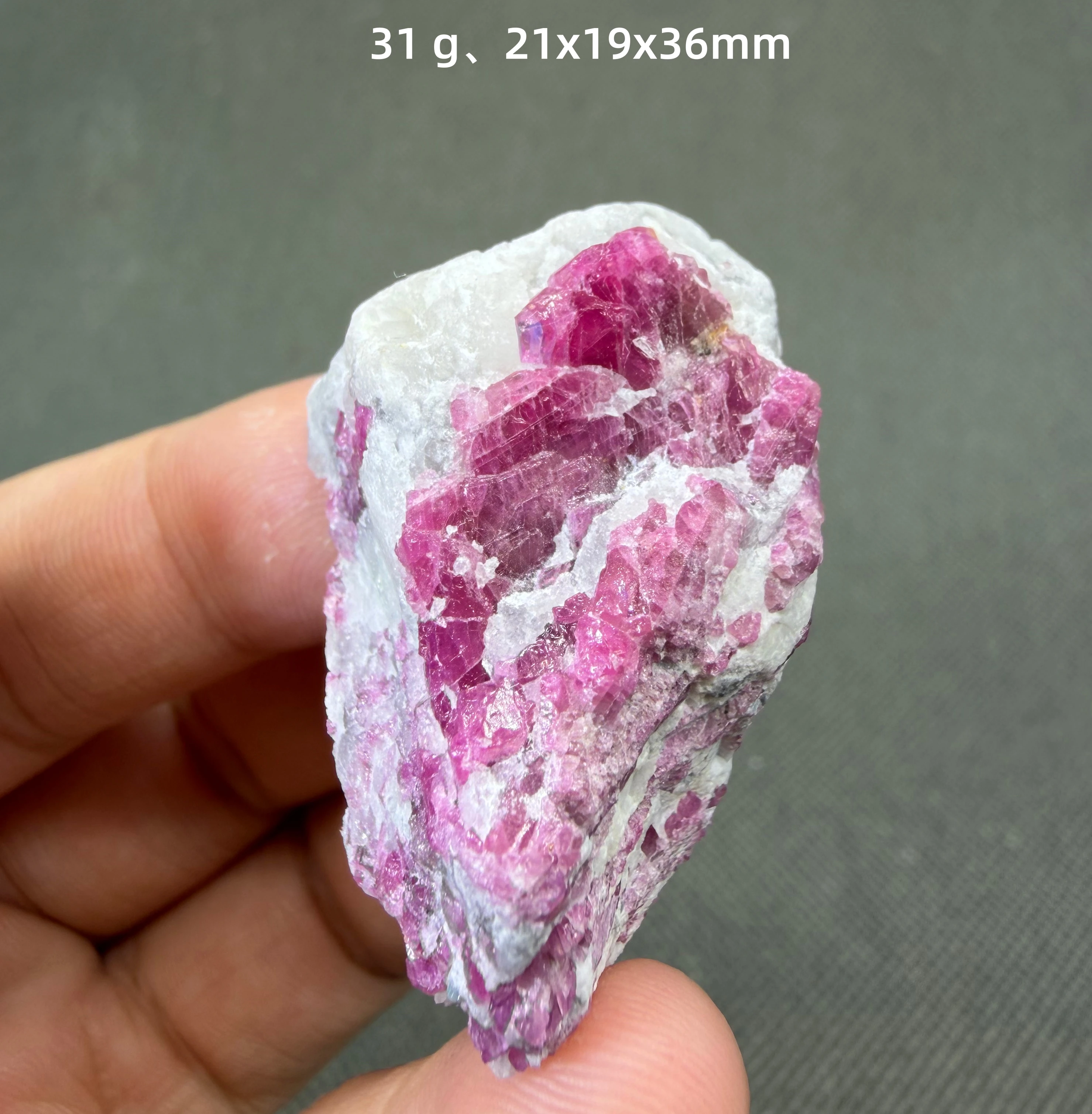 UV Fluorescent Natural Ruby Crystal Cluster Natural Mineral Specimen 365nm Rare