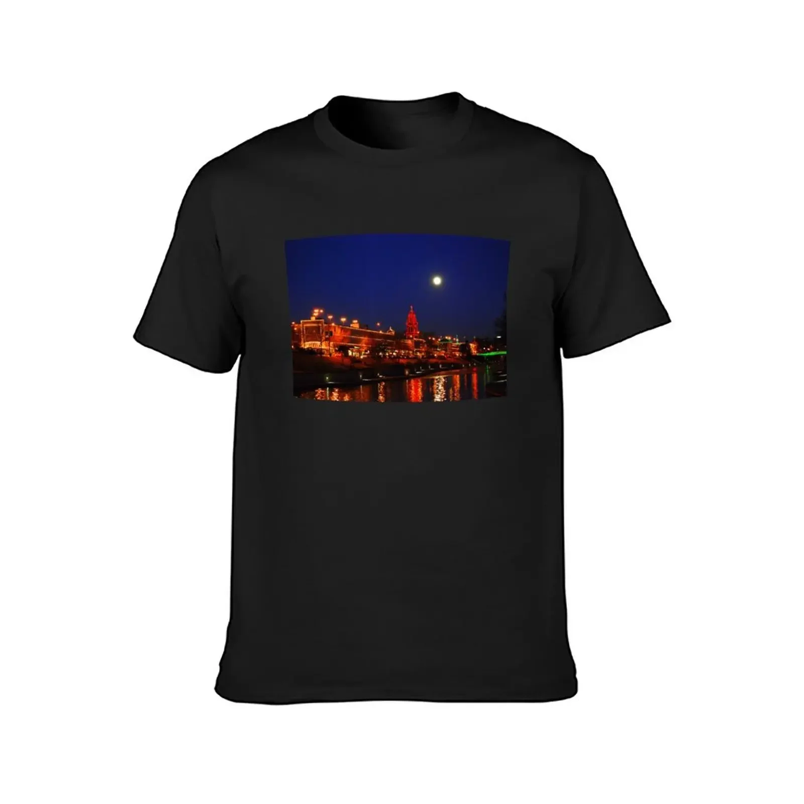 Full Moon over the Country Club Plaza in Kansas City T-Shirt quick-drying blacks mens graphic t-shirts pack