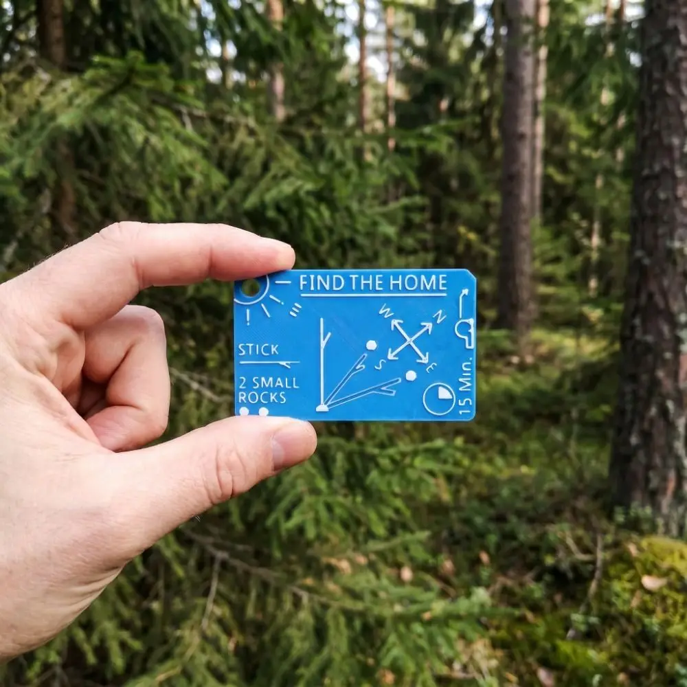 Portable Pocket Survival Guide Card Compact Size Waterproof Survival Reference Card Wallet Size Mini Waterproof Survival Card