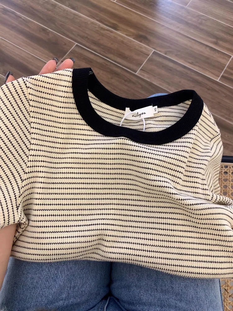 

Slim Fit Ice Silk Knitted ort Sve T-irt Women's Summer Design Stripe Pattern Commute Sle Korean Version Casual Top