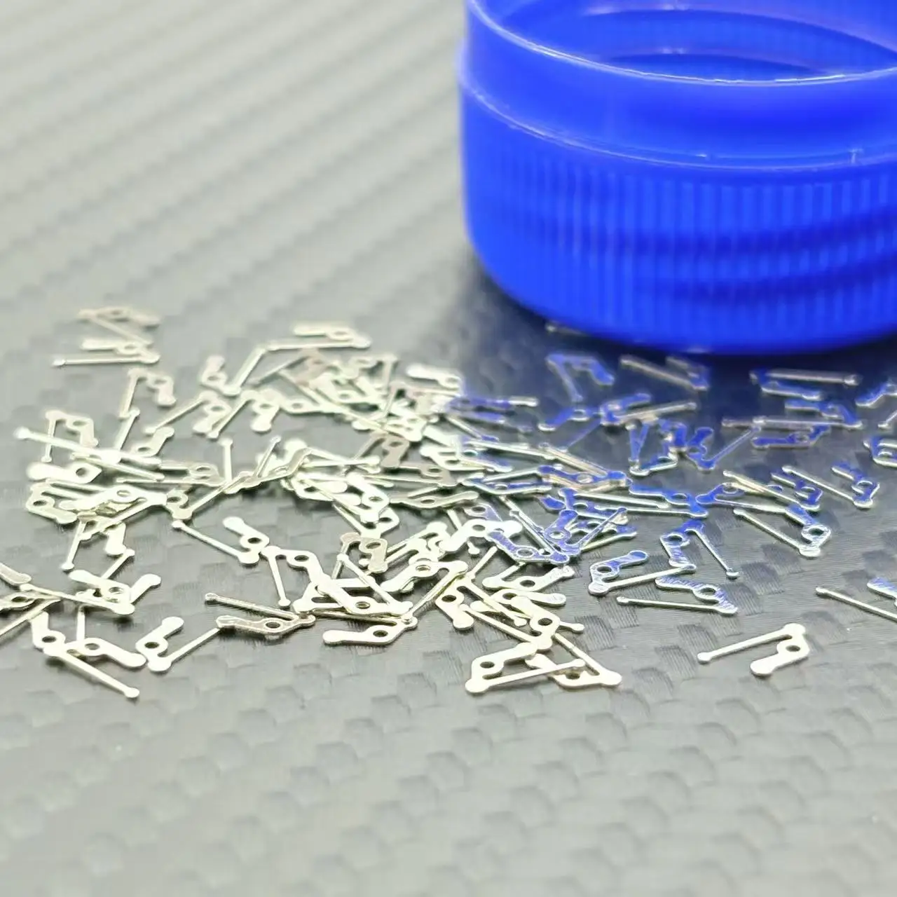 Watch Movement Calendar Spring Quick Dial Accessories 2813 8205 Machine Made in China for Watch Repair And Restoration