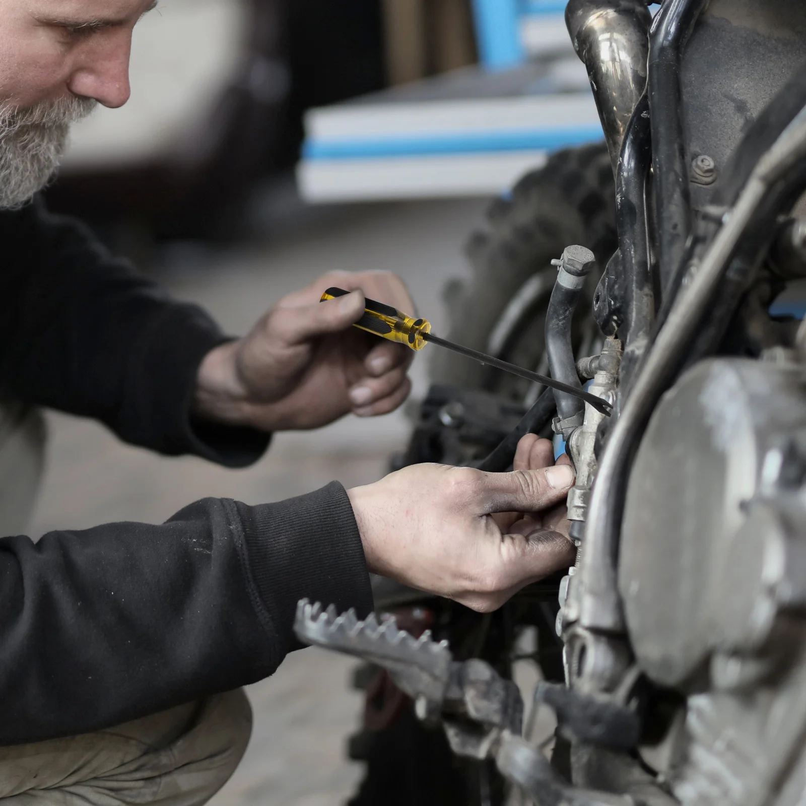 

2Pcs Nail Pullers Alloy Steel Screw Removal Tools V-Bend Shape Ergonomic Handle Anti-Slip Installation Repair Tool