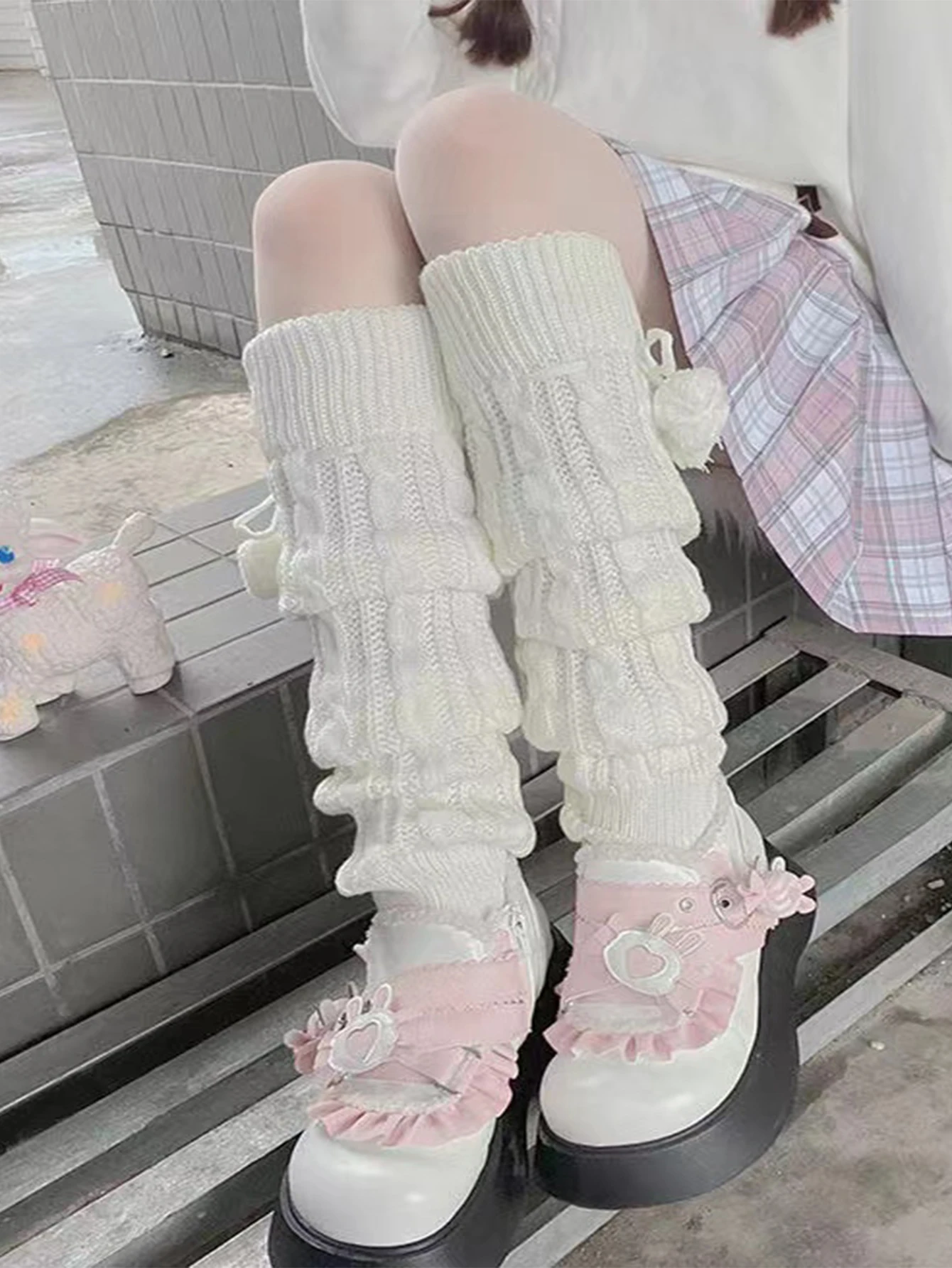 A pair of Japanese style Harajuku all-match heap mid-calf socks set white knitted y2k campus jk strap long leg set for women