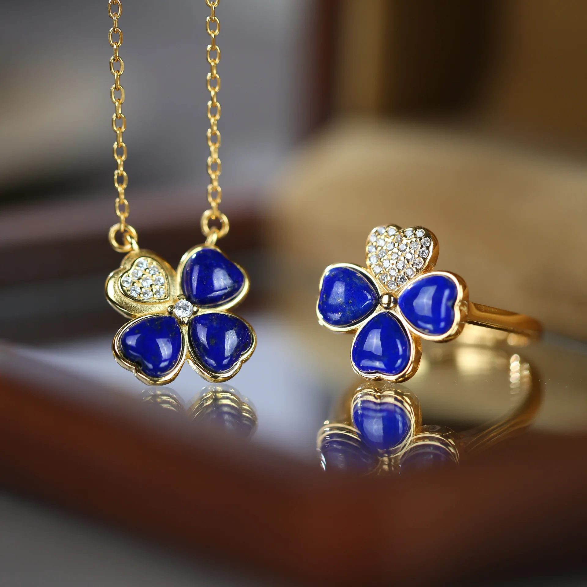 

S925 Sterling Silver Gold-plated Inlaid Natural Lapis Lazuli Four-leaf Clover Jewelry Set Ring Necklace Exquisite