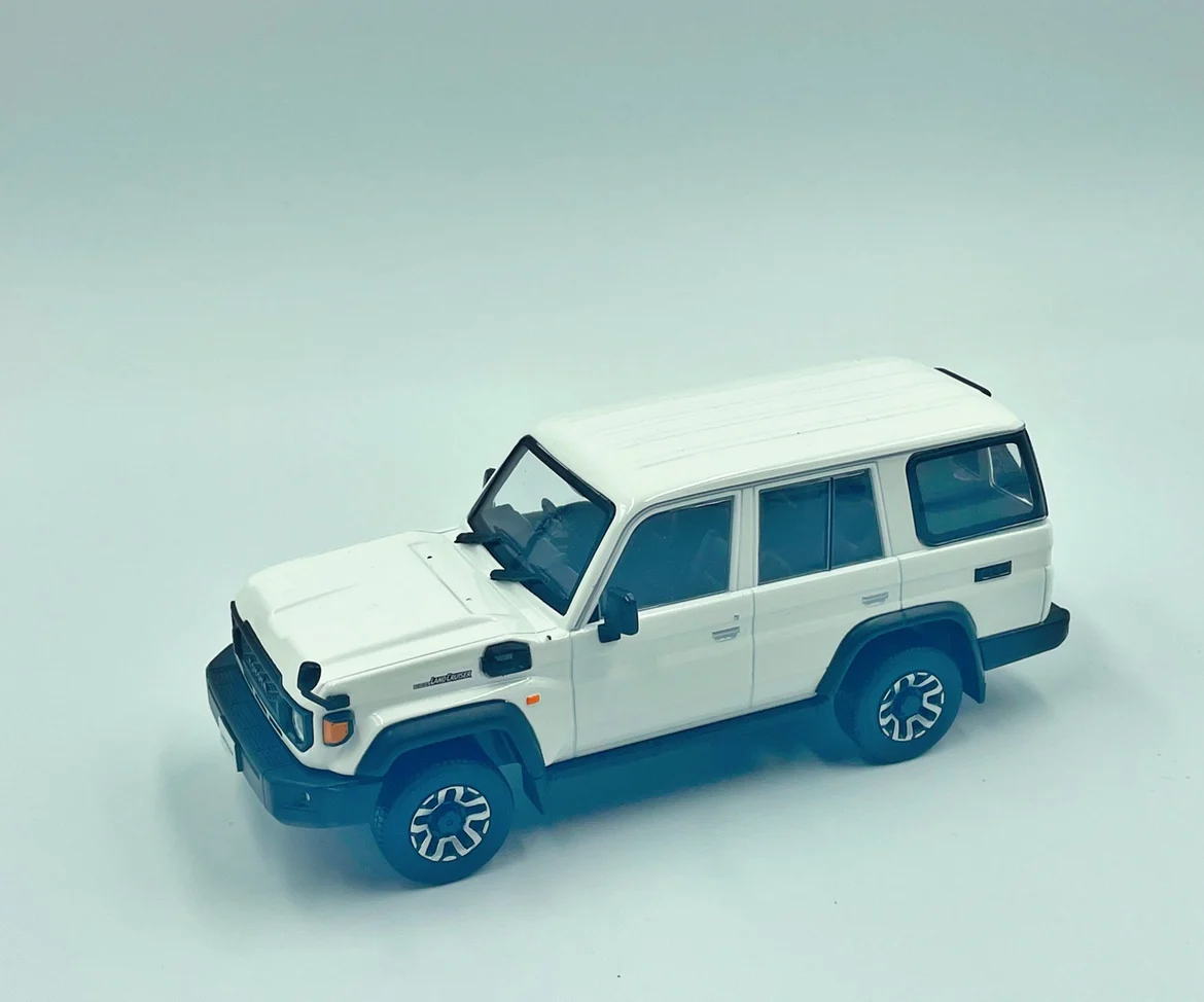 Original factory 1:30 land cruiser LC70 Collection die cast alloy car model gift