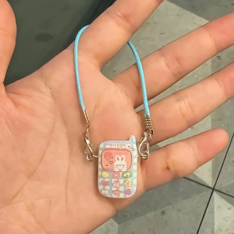 Mini colgante para casa de muñecas, modelo de dibujos animados, pequeño adorno para teléfono móvil para 15-17cm, colgante de dibujos animados labubu, regalo para pareja dulce