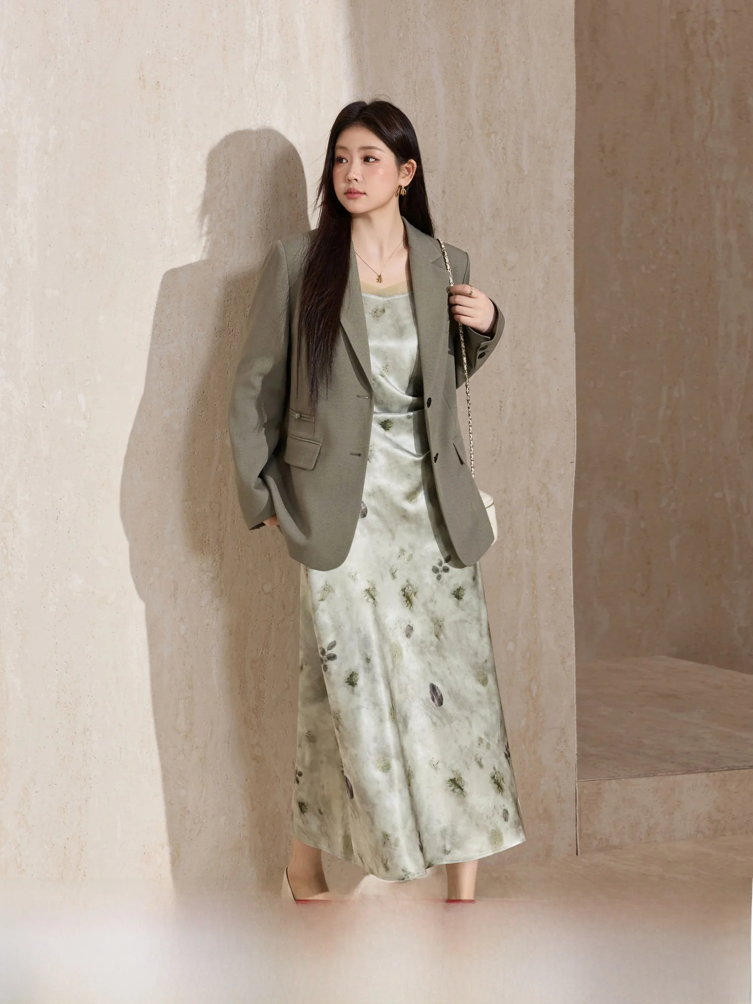 

Blue Language Large Size Casual Commute Versatile Suit Jaet Water Ink Diffusion Pleated Waist Cinching Dr Two Piece Set