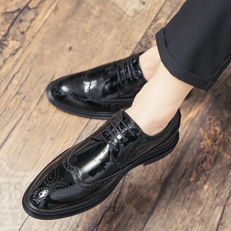 men's luxury fashion wedding party dresses patent leather shoes lace-up derby shoe gentleman breathable carved brogue footwear