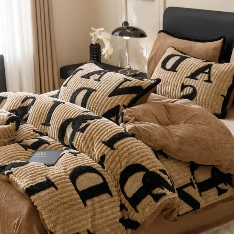 

2024 new thickened warm high gram weight half fleece milk fleece jacquard four-piece set bed sheet mattress leopard print