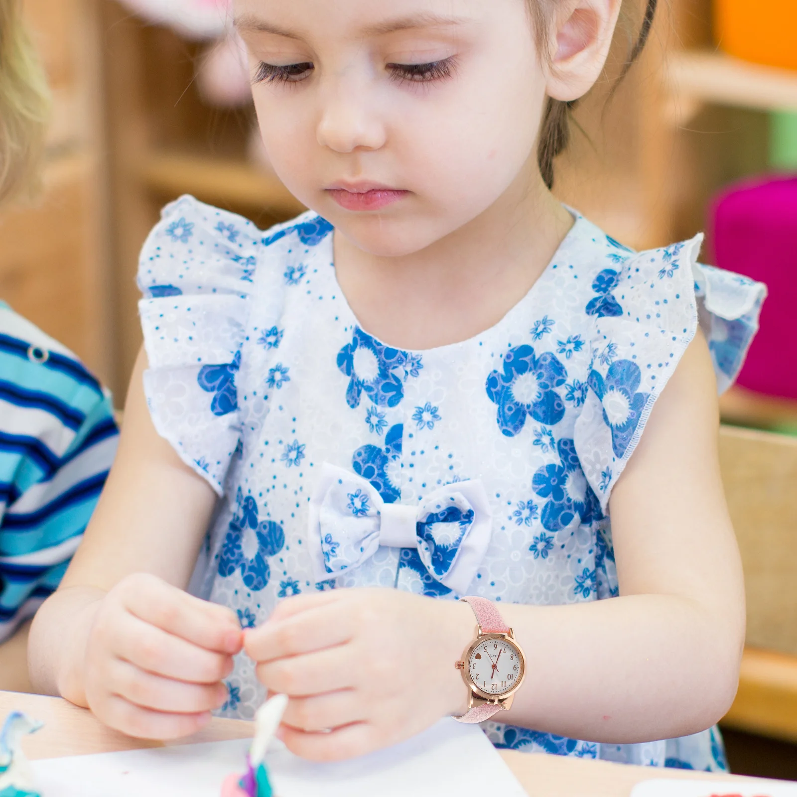 Luminous Girl Watch Easy to Read Dial Adjustable Comfortable Design Lovely Casual Wristwatch Children Glow Quartz Watch