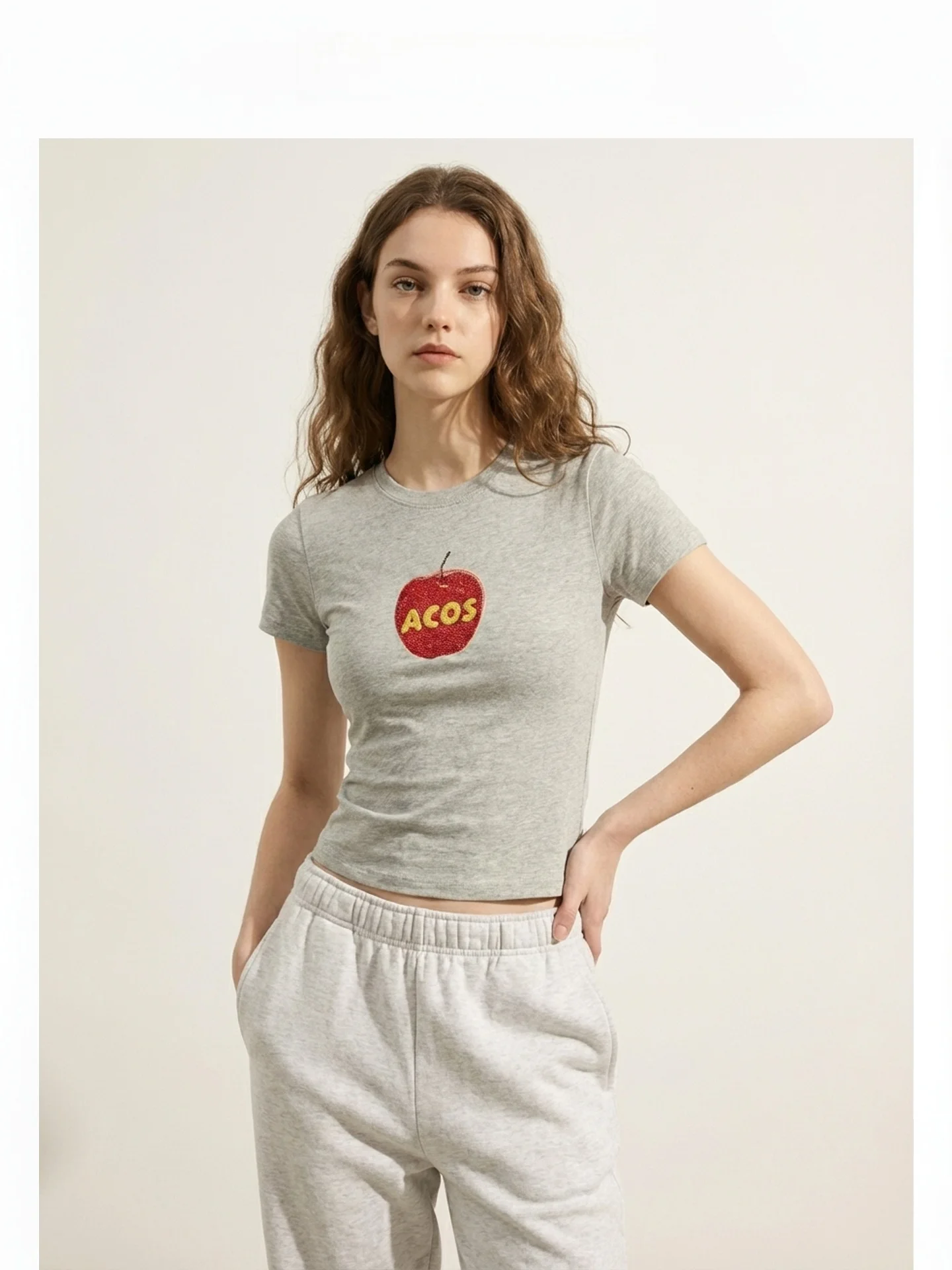 

Женская футболка Slim Fit из чистого хлопка, весна 2026, в американском ретро-стиле, с буквенным принтом, для модных девушек, базовая, с коротким рукавом, круглый вырез.