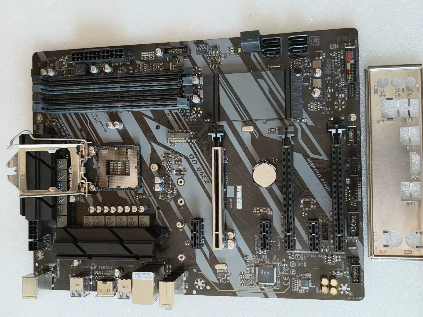 

For Gigabyte Z390 UD Desktop Motherboard Z390 LGA 1151 DDR4 ATX Mainboard 100% Tested OK
