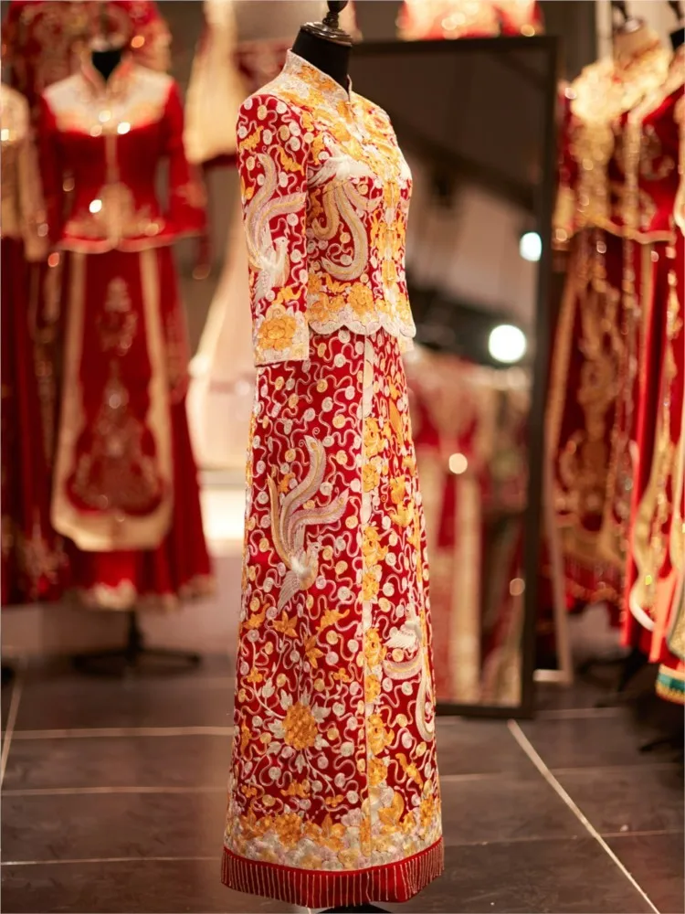 Chinese-style wedding gowns with dragon and phoenix gold-plated five blessings bride's dress toasting gown