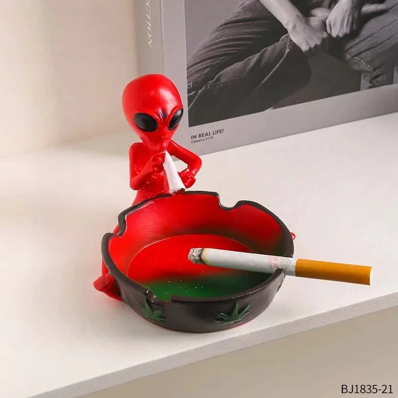 Creative Resin Alien Ashtray Blue Purple Smoking Accessory For Home Office Party Decor Cigarette Cigar Ash Tray Key Storage