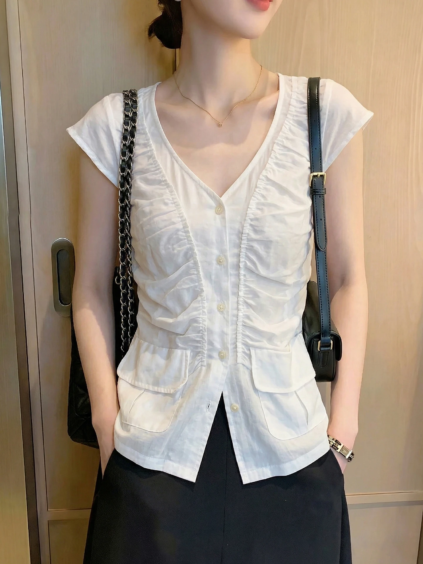 

Korean Style Pleated Slim Short Sleeve Shirt Sweet Style Women's Fashion High End Top Summer 2026 V-neck Open Cardigan