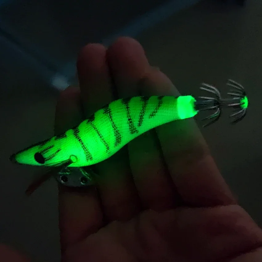 5pcs Luminous Squid Jig Fishing Wood Shrimp Lure Squid Cuttlefish Jigs Lures Spinnerbait Wood Shrimp with 2.5#-3.0# Hook