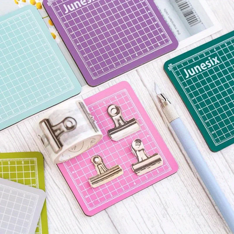 2Pcs Mini Cutting Pad Handmade Model 8x8cm Hand Tent Paper Cutting Pad Journal Cutting Mat