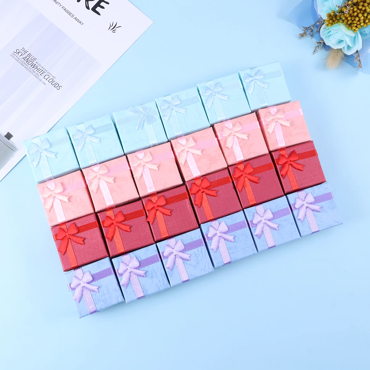 

24 pcs Bowknot Style Jewelry 4X4X3Cm Earring Storage Necklace Organizer Paperboard Gift Packaging Random Color For Bracelets