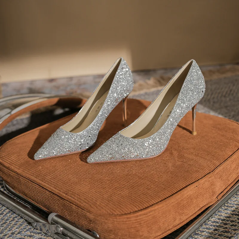 

Туфли-лодочки Bloomsteps на шпильке с острым носком, новые, 2026, с кристаллами и пайетками, серебристые, для невесты и подружек невесты