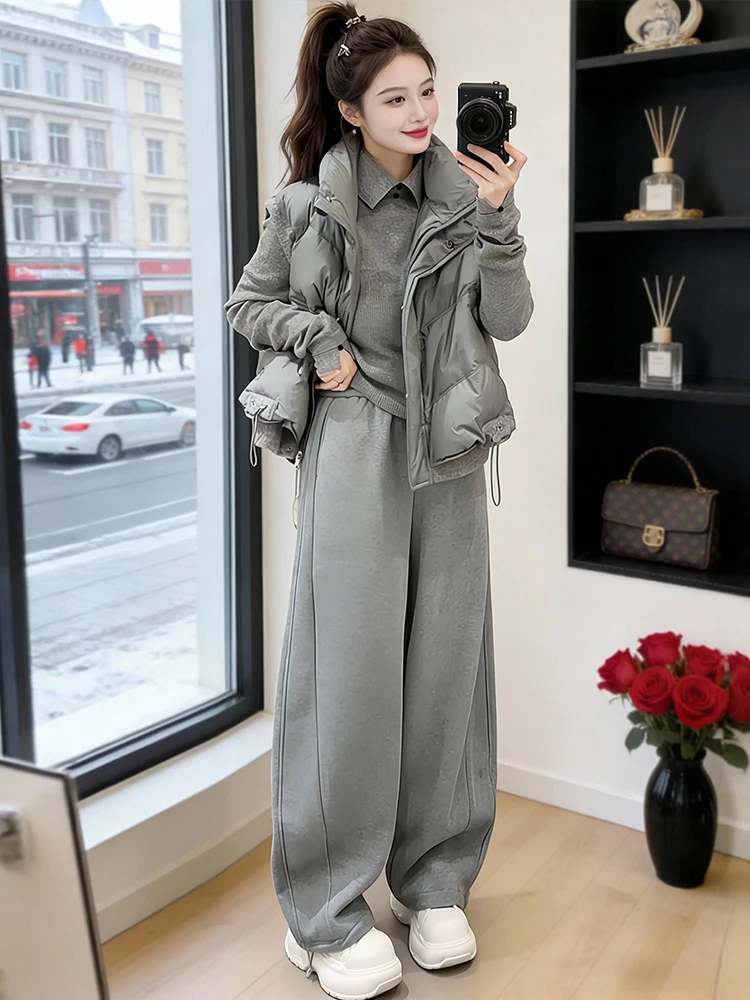 

Повседневный спортивный костюм для женщин: зимний комплект в корейском стиле, утепленный жилет, брюки с широкими штанинами, футболка, модный комплект из трех предметов для повседневной носки.