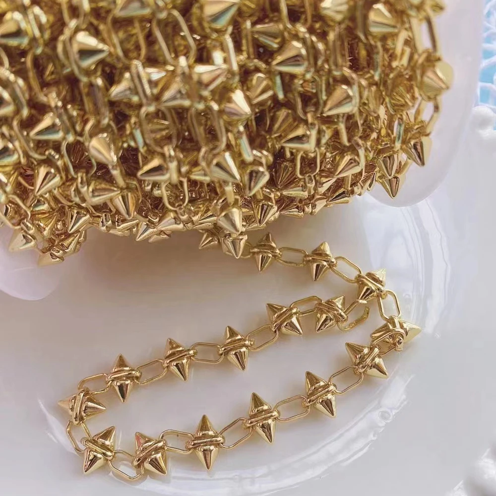 

Fashion Design Gold Plated Brass Rivet Rolls Chains For Necklace Making