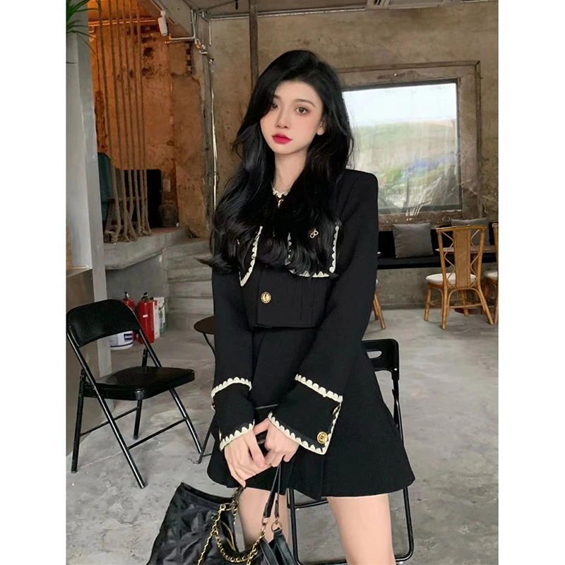 

Шикарный черный комплект в корейском стиле: платье и жакет для осени-зимы, модный и элегантный образ для женщин, создающий ощущение роскоши.