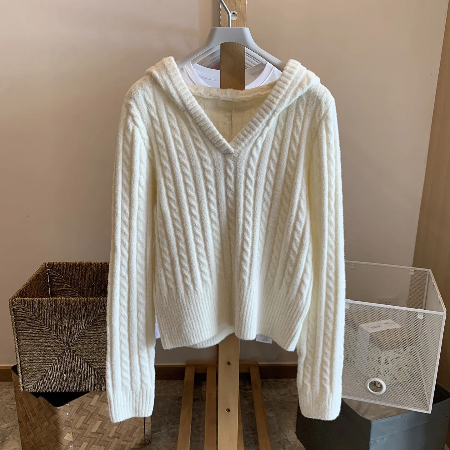 

Autumn Winter Short Sleeve Long Sleeve Knitted Sweater Women Slim Fit Hat Design Pure Color Casual Style Soft Material Top