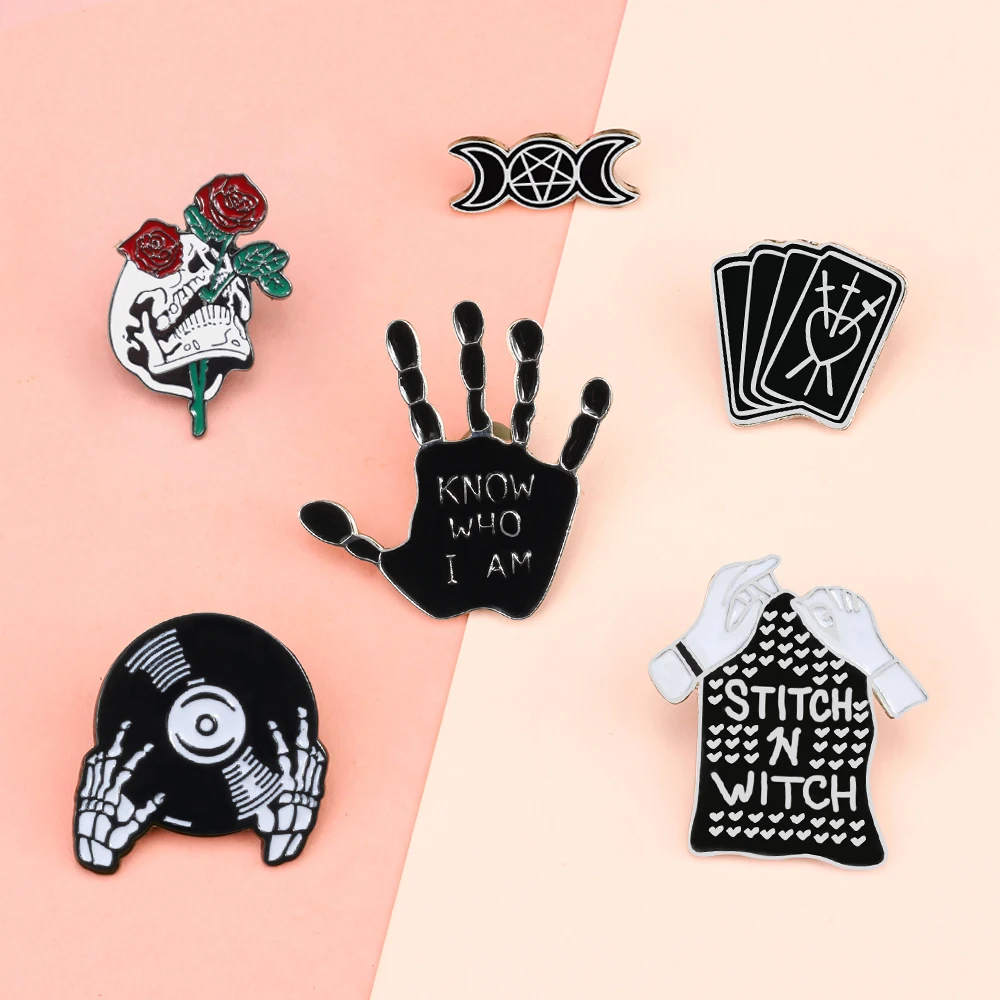 Punk Style Brooch Black Magic Wizard Cranio Vampire Rose Button Pins Denim Jackets Brooches Badge Gifts Gothic Jewelry Wholesale