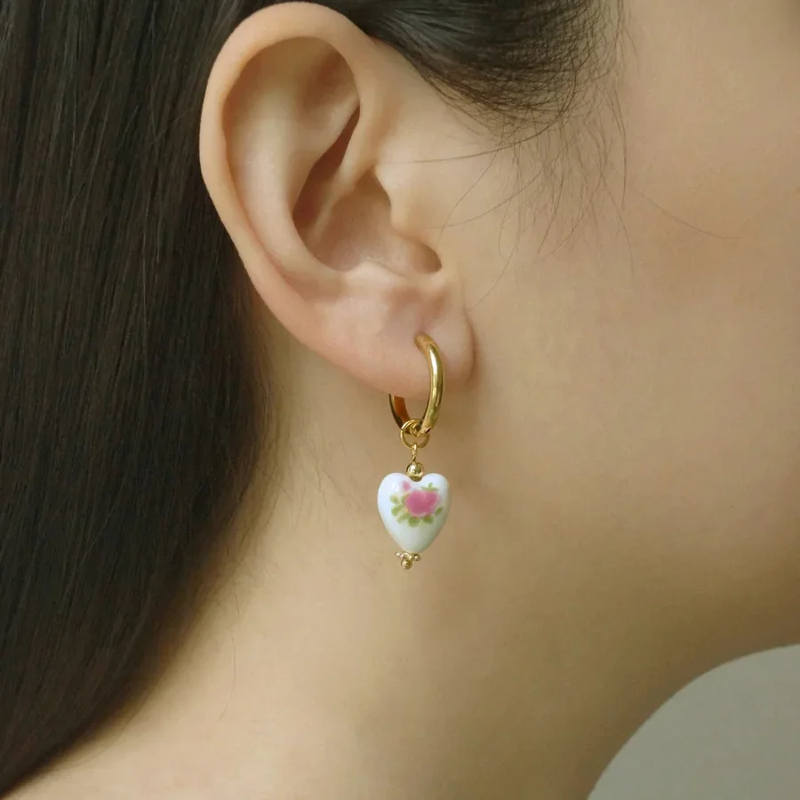 Fashion Blue and White Porcelain Heart Pendant Pearl Dangle Earrings for Women Creative Oil Drop Enamel Ear Hoops Huggie Jewelry