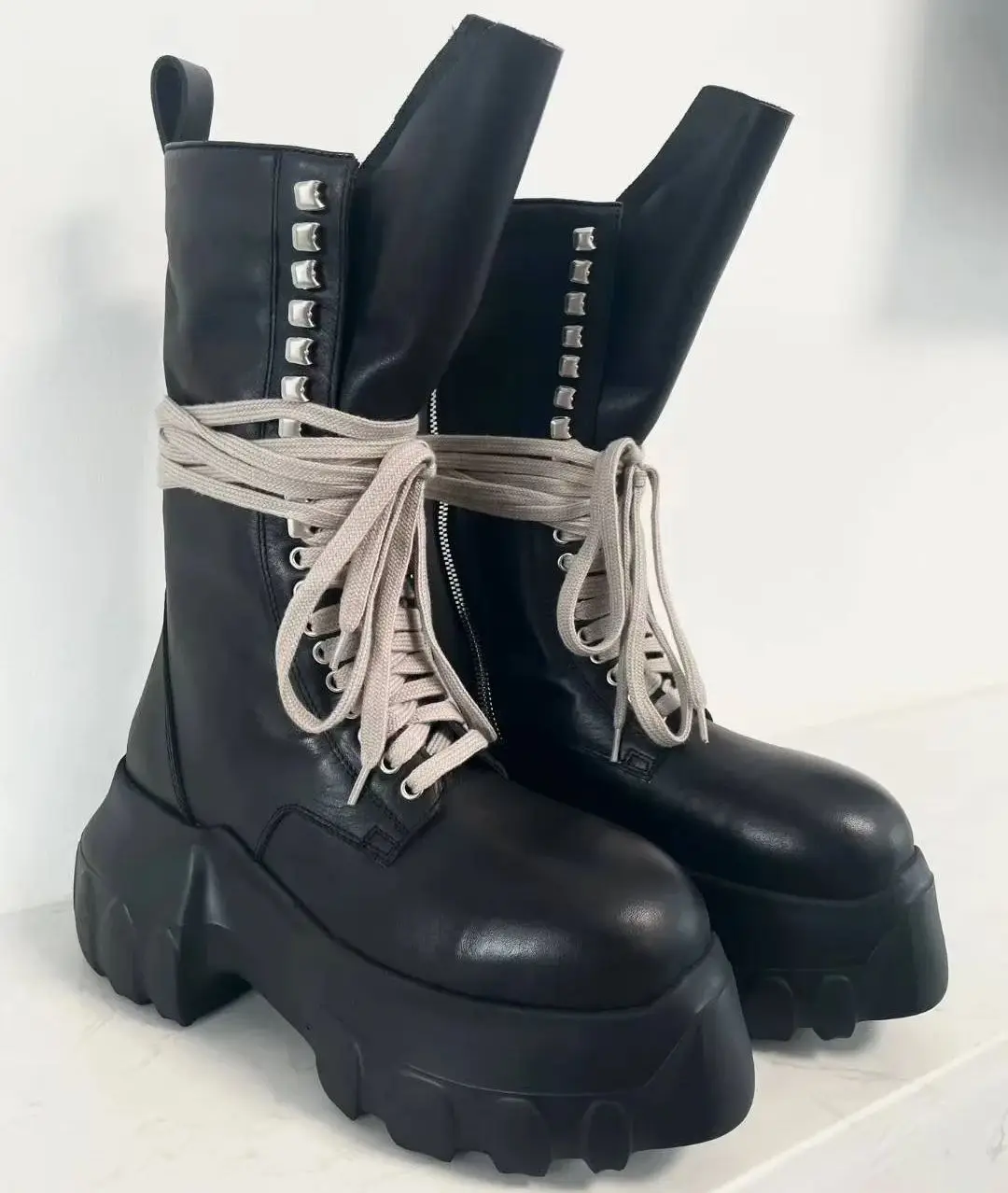 High Quality 10cm Thick Soled Cowhide  Lace up Motorcycle Knight Bogun Boots Men's Biker Boots for Casual Wear