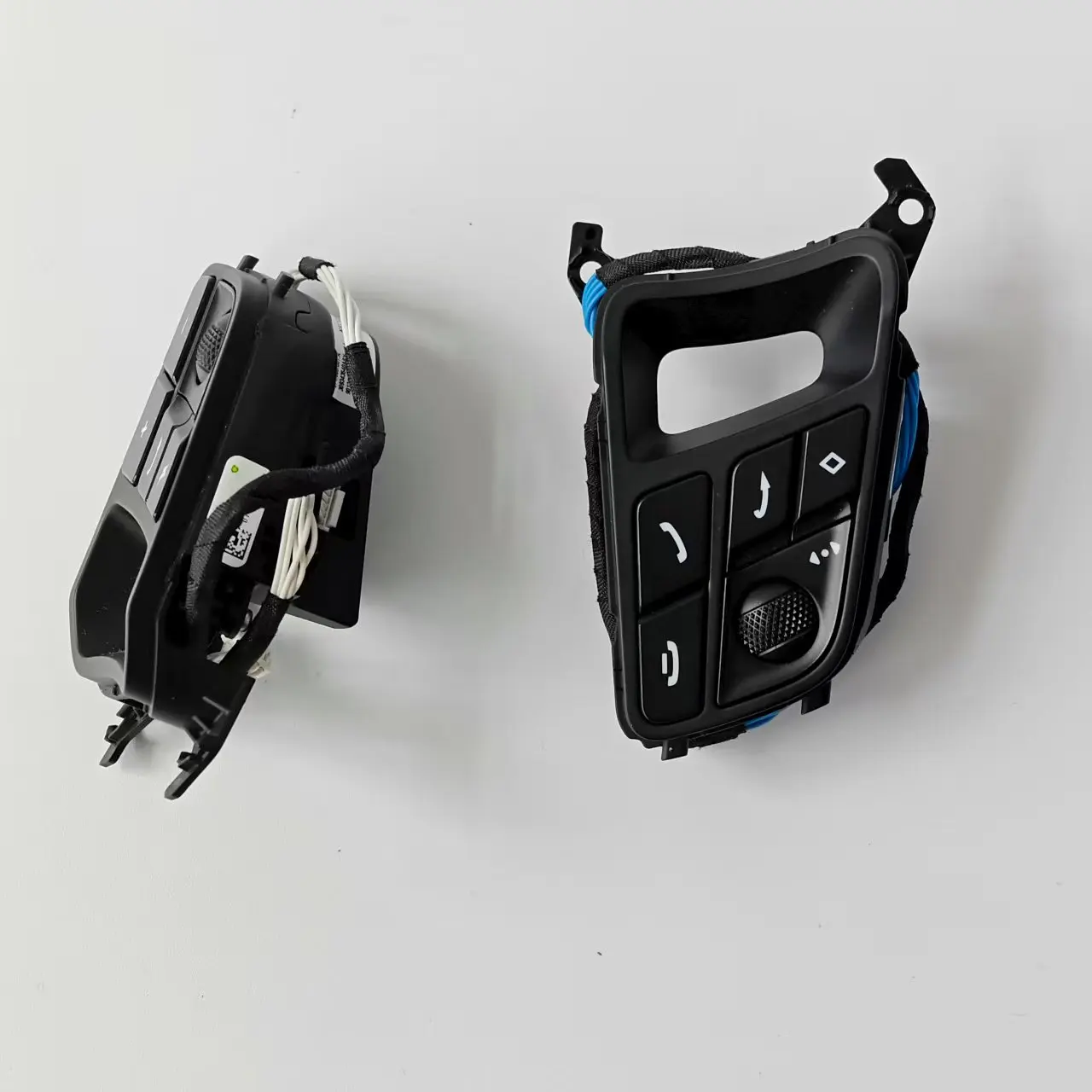 Car Steering Wheel Control Switch Volume Adjustment Button for Cayenne Panamera 971959537Y view 2