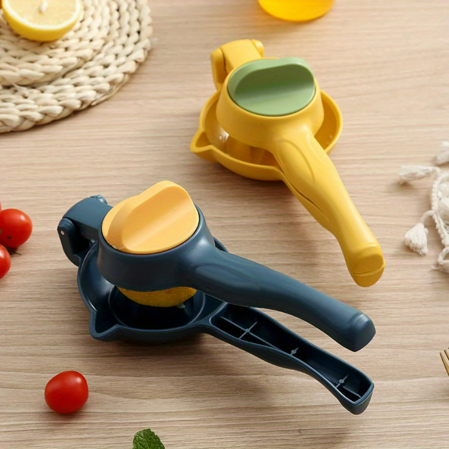 Multifunctional Manual Citrus Juicer - Durable Plastic Hand Press Juice Squeezer