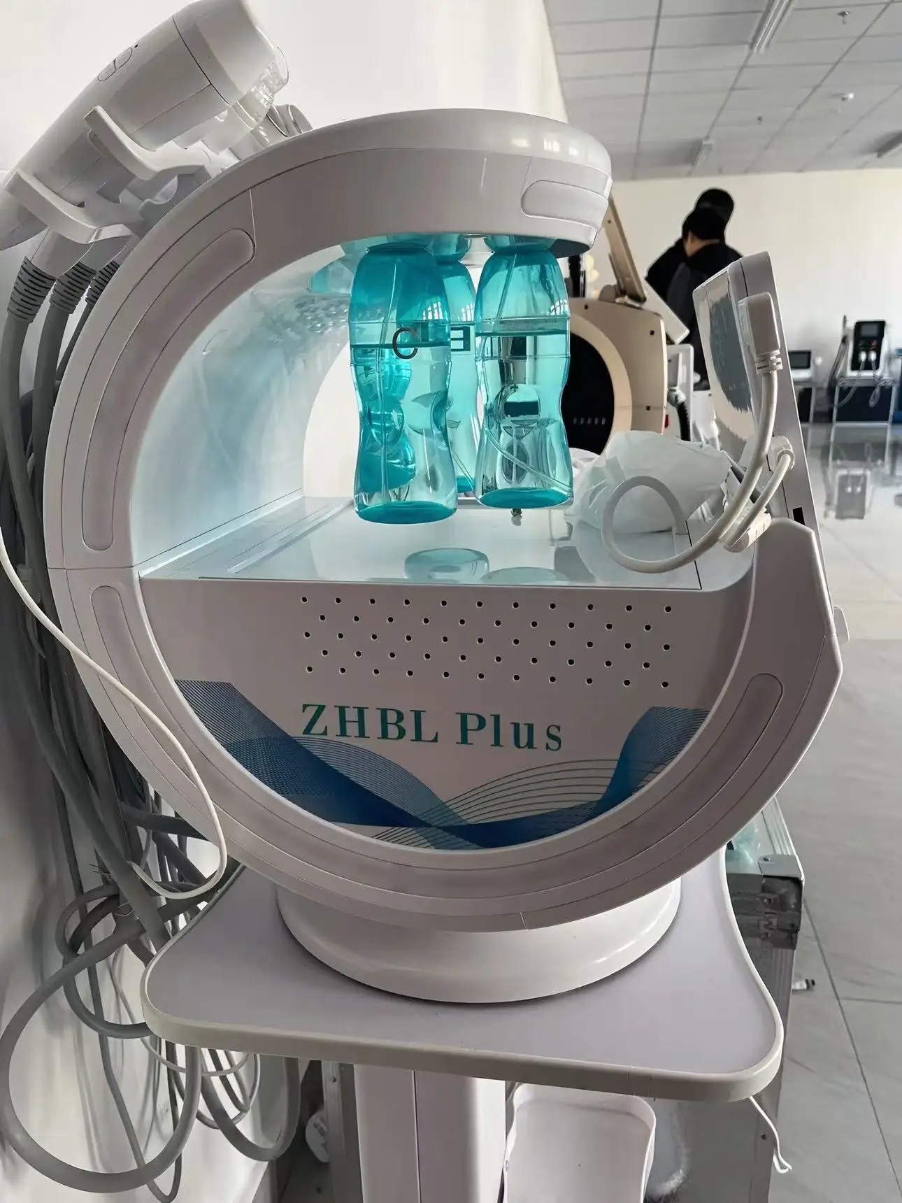 7-in-1 Hydro Facial Skin Care Machine Ultrasonic Rejuvenation Dermabrasion Hyperbaric Oxygen Facial Device for Deep Cleansing
