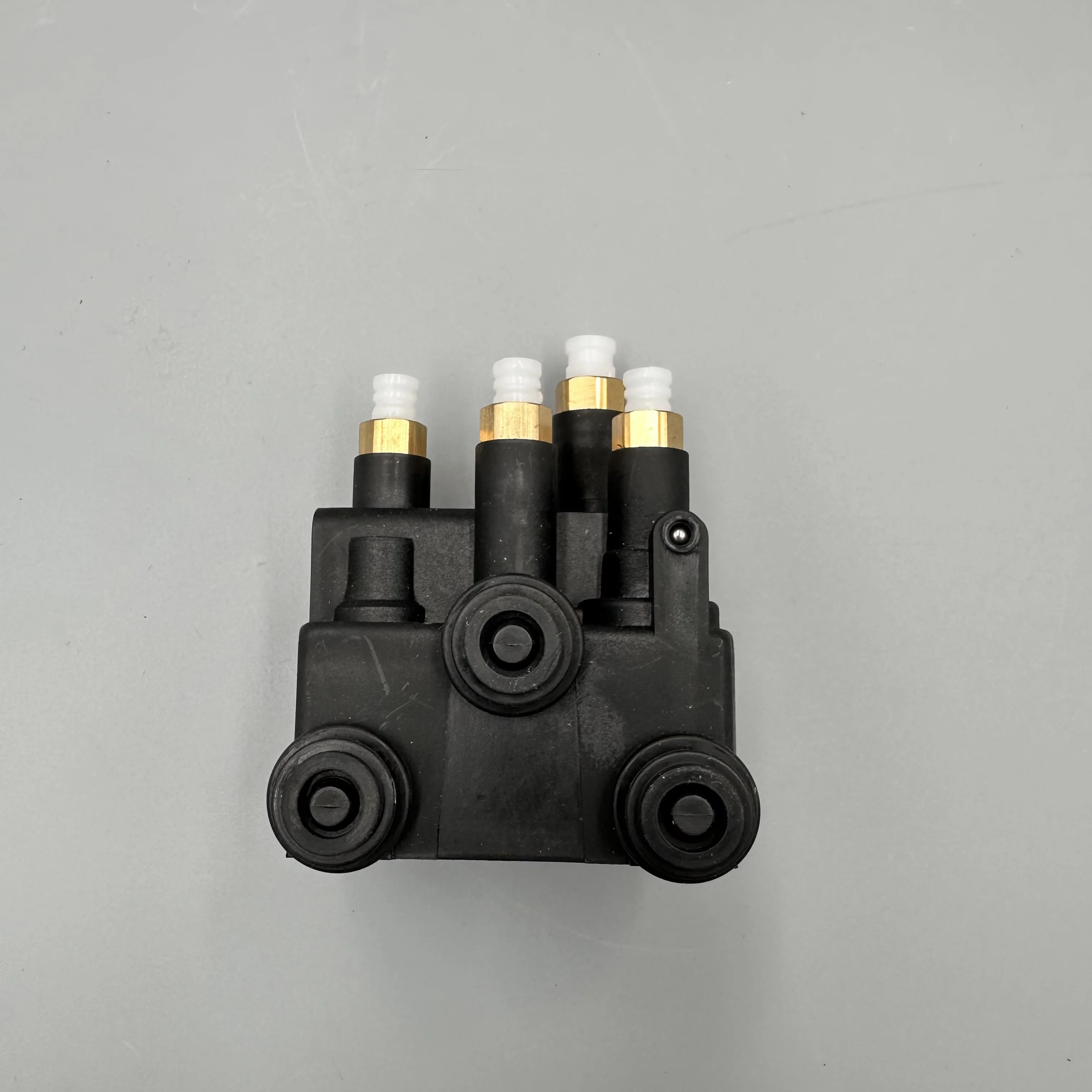 Rear Air Suspension Compressor Valve Block For Range Rover 2013-2016 L405 LR070246 LR037082 LR176326 LR113342 T4K1338