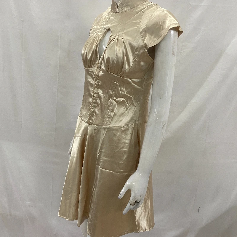 Handel zagraniczny, europejski i amerykański styl, nowa zimowa sukienka damska, elegancka satynowa, ażurowa, z krótkim rękawem, podkreślająca figurę, krótka spódnica.