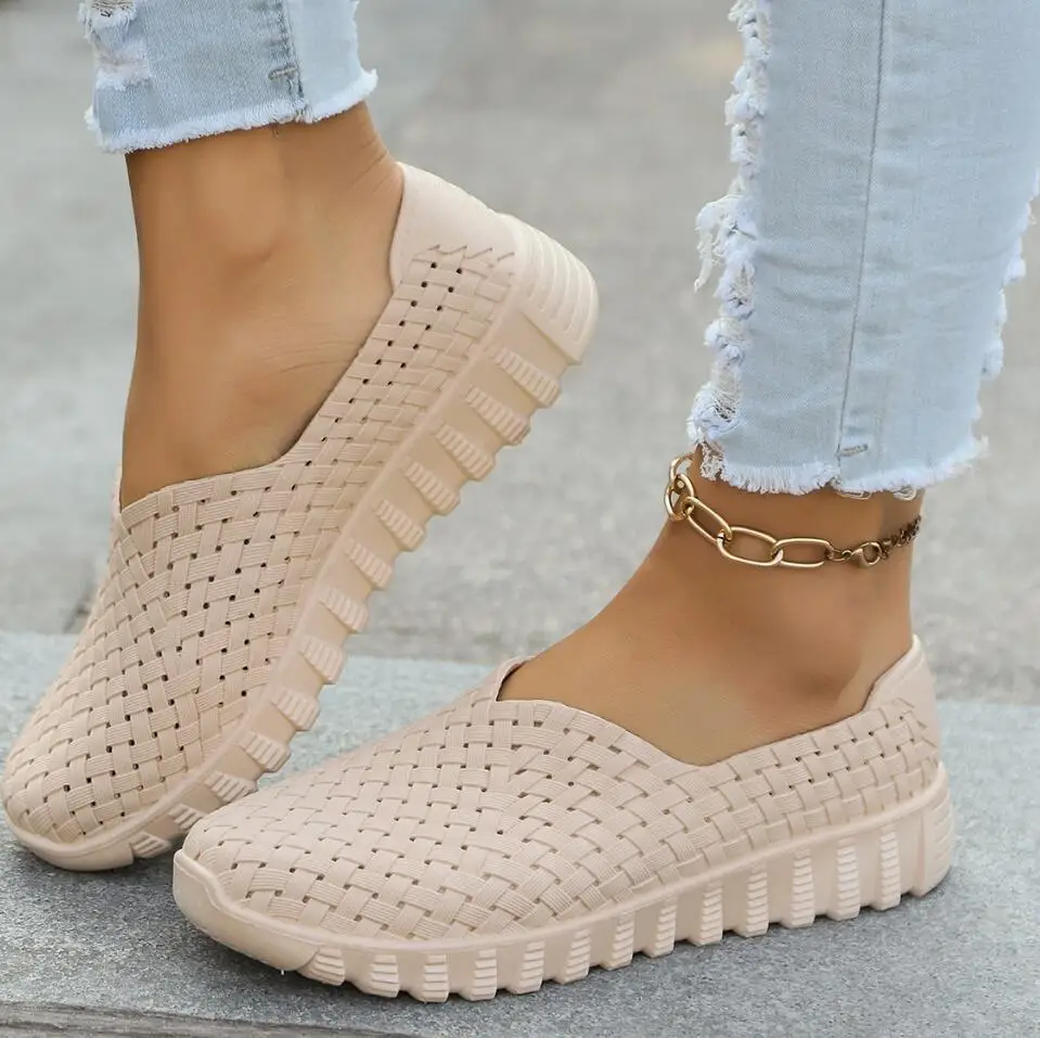 2024 Summer Flat Light Fashion Woven Women\'s Shoes Large Size Soft Sole Mother Leisure Hollow Out Cloth Shoes Sports Shoes