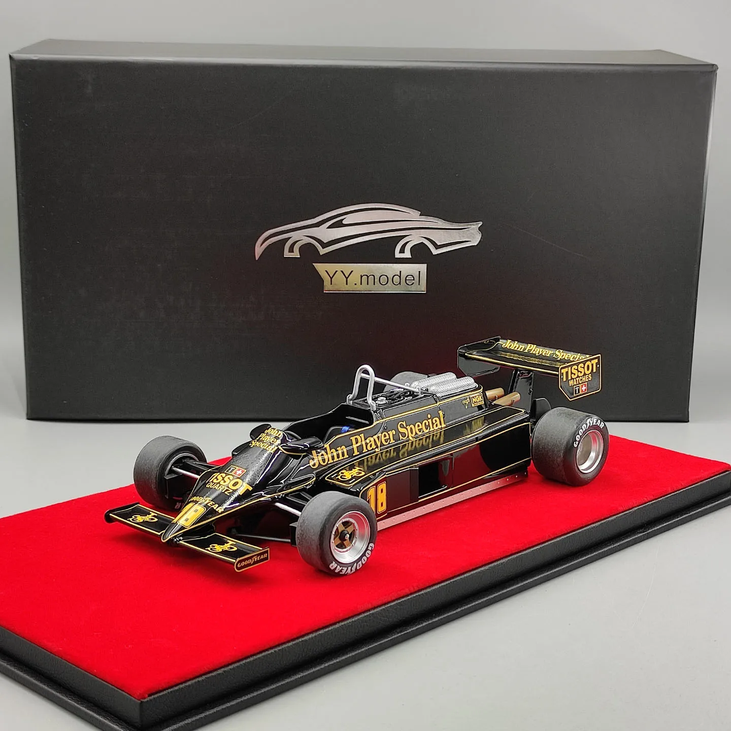 YY 1:18 Scale Lotus Racing Car #18 Black and Gold Colored Resin Car Model