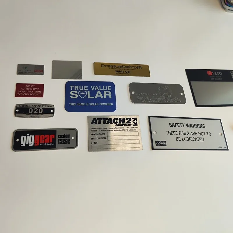 Équipement de moulage de plaques nominatives personnalisées en oxyde d'aluminium, plaque en aluminium à canal chaud, tôle métallique, marquage laser, plaque vierge